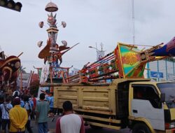 Prosesi Naik Pangkek Tandai Puncak Pesona Budaya Hoyak Tabuik Piaman 2026