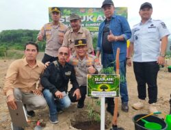 Kapolda Sumbar Tanam Pohon di Lahan Bekas Tambang Sawahlunto