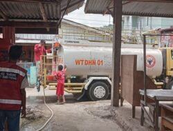 Warga Lambung Bukik Masih Krisis Air, PT Semen Padang Salurkan 8.000 Liter Air Bersih