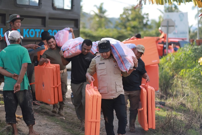 Walikota turun dalam pendistribusian bantuan pasca bencana