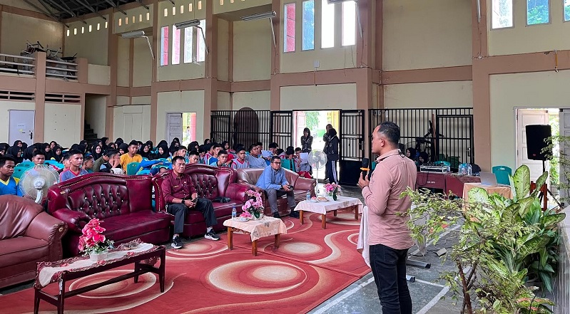 Kasat Resnarkoba Polres Sawahlunto IPTU.Ary Andre,J.R,S.H,MH ajak Siswa SMAN - 02 Sawahlunto cegah penyalahgunaan Narkoba.subandi