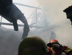Rumah di Kawasan Rimbo Kaluang Padang Terbakar