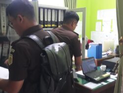 Dugaan Korupsi Pengelolaan Anggaran BBM, Kantor DLH Dharmasraya Digeledah Jaksa
