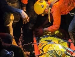 Tim SAR Gabungan Berhasil Evakuasi Korban Kecelakaan dari Jurang Sedalam 80 Meter di Sitinjau Lauik