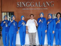 Pengurus Jalasenastri Cabang I Kodaeral II Kunker ke Harian Singgalang