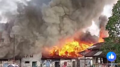 Belasan Kios di Pasar Nagari Kayu Tanam Ludes Terbakar