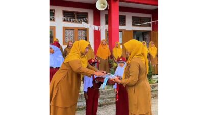 MPLS Ramah dan Seru Warnai Hari Pertama Sekolah di SDN 30 Air Dingin