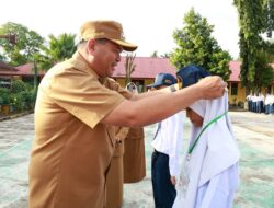 Pimpin Upacara di SMPN 5 Pariaman, Yota Balad Tekankan Disiplin dan Tolak Perundungan