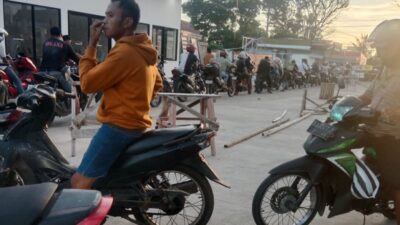 SPBU Antre Panjang, Harga Pertalite dan Biosolar Eceran di Pasbar Tembus Rp15.000 per Liter