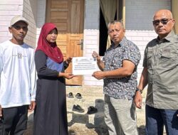 PT Semen Padang Perkuat TJSL Lewat Program Rumah Layak Huni di Baringin