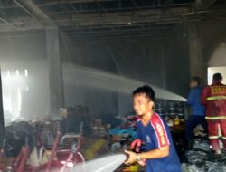 Ruko Bangunan di Katapiang Terbakar, Kerugian Ditaksir Rp900 Juta
