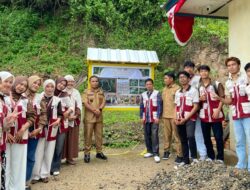 Mahasiswa KKN UNP Abadikan Jejak Sejarah Nagari Taratak Bancah Lewat Papan Informasi Interaktif