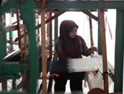 Sentra Tenun Lintau Didorong Jadi Rumah Tumbuh bagi UMKM