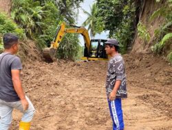 Gerak Cepat, Pemkab Padang Pariaman Atasi Longsor di 17 Titik
