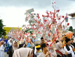 Warga Padati Masjid Raya Ali Mukhni, Puncak Padang Pariaman Mauluik Gadang 2026 Meriah