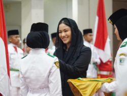 Bupati Annisa Kukuhkan 54 Paskibraka Dharmasraya