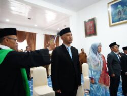 Empat Pejabat Administrator Pemkab Tanah Datar Dilantik