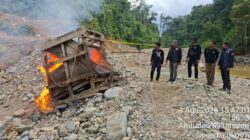 **Tim Trisula Polres Solok Selatan Musnahkan Sarana PETI di Sungai Bangko**