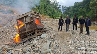 **Tim Trisula Polres Solok Selatan Musnahkan Sarana PETI di Sungai Bangko**