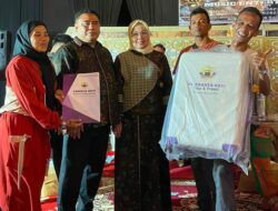 Syukuran Pernikahan Putra Rico Alviano, Dua Warga Dapat Hadiah Umrah