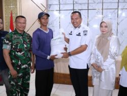 10.126 Warga Pariaman Terima Bantuan Pangan Beras CPP Periode Juli – September