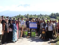Dukung Produktivitas Petani Kayu Tanam, BRI Cabang Padang Panjang Salurkan Bantuan Alat Pertanian