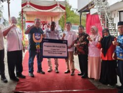 Dukung Aksi Kemanusiaan PMI, BRI Cabang Bukittinggi Serahkan Bantuan Ambulans Donor