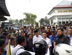 Buruh dan Ojol Unjuk Rasa di DPRD Sumbar, Tuntut 10 Poin Kesejahteraan