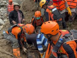 Tim SAR Gabungan Temukan Korban Galodo Solok