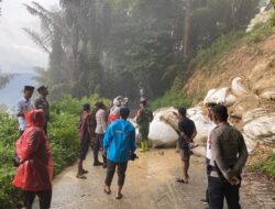 Sempat Tertimbun Longsor, Jalan Maninjau – Bukittinggi Sudah Bisa Dilalui