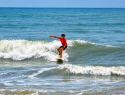 67 Peselancar Buka Sejarah Baru Surfing Padang Pariaman