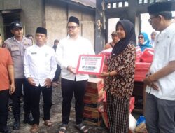 Wawako Serahkan Bantuan untuk Korban Kebakaran di Talawi Mudik