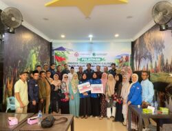 PT Semen Padang Kenalkan Tepung Kaliandra untuk Pakan Ikan kepada Petani Aur Malintang