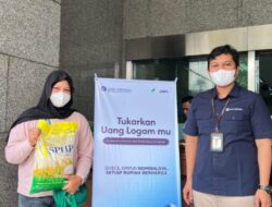 Warga Padang Antusias Tukar Uang Logam 