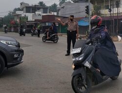 Kapolres Dharmasraya Terjun Langsung Atur Lalu Lintas