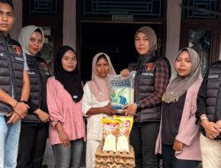 Bank Nagari Salurkan Bantuan Makanan untuk Korban Banjir di Padang