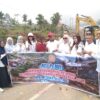 Bupati Solok Hadiri Peletakan Batu Pertama Rumah Bantuan REI Sumbar untuk Korban Galodo di Arosuka