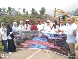 Bupati Solok Hadiri Peletakan Batu Pertama Rumah Bantuan REI Sumbar untuk Korban Galodo di Arosuka