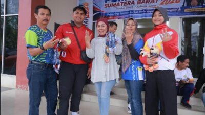 Dua Atlet Angkat Berat Tanah Datar Raih Lima Emas di Ajang Porprov XVI