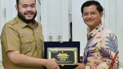 Wali Kota Padang Fadly Amran menyambut baik dukungan BRI dalam menghadirkan sistem pembayaran nontunai yang lebih praktis dan efisien. (ist)