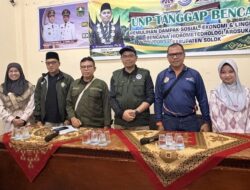 UNP Charity Salurkan Bantuan Langsung kepada Korban Bencana Hidrometeorologi di Solok