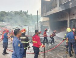 Kebakaran Ruko dan Rumah Petak di Gadut, Satu Orang Terluka 