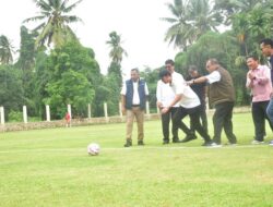 Tendangan Wabup Pembuka Pertandingan Sepak Bola Porprov XVI
